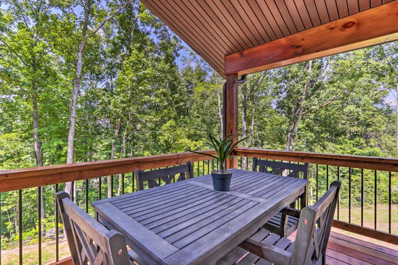 Sevierville Cabin Deck With Foosball And Hot Tub! エクステリア 写真
